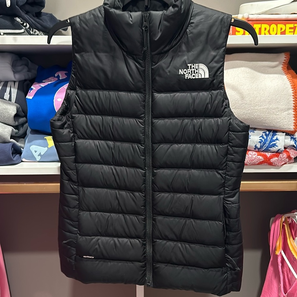 Black North Face women’s vest